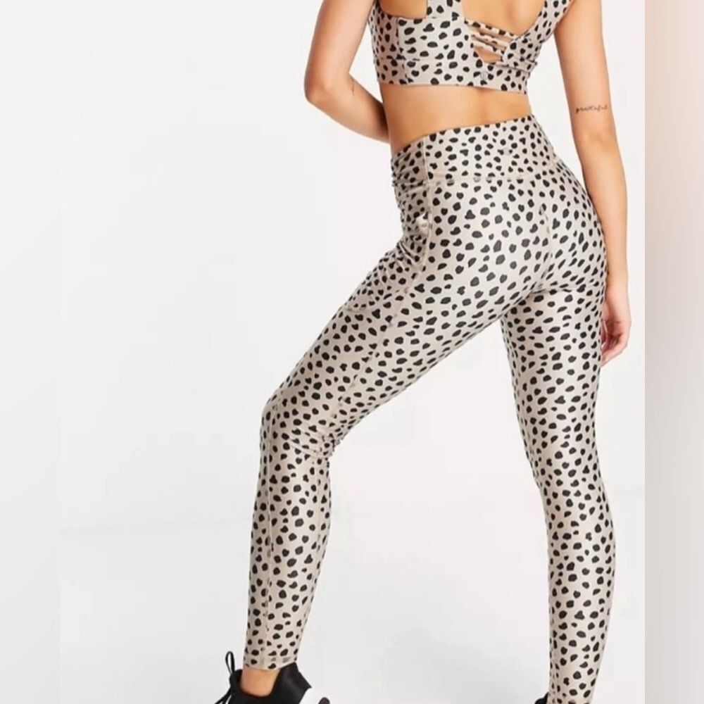 NWT Gilly Hicks Fun Leggings Beige Polka Dot Side Pockets